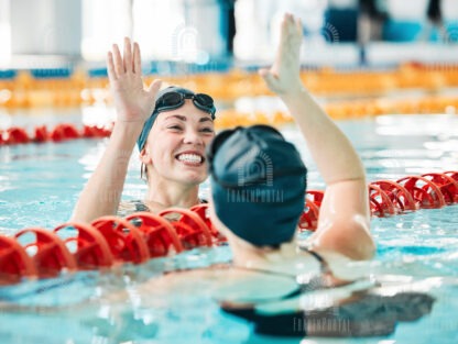 Ausgebucht!! Frauenschwimmkurs - leicht Fortgeschritten (1100 - 5EH/10EH)